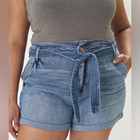 KanCan NWT Sandra High-Rise Belted Jean Shorts - Picture 1 of 10